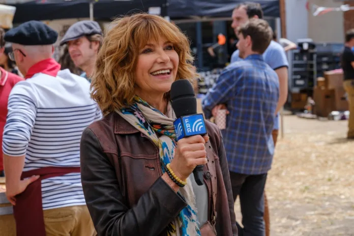 Fransız Dizisi Curious By Nature