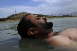 Ruby Stokes, Kraliyet Shakespeare Şirketi'nin 'Fırtına'sında Kenneth Branagh'a Katıldı 6 Ruby Stokes