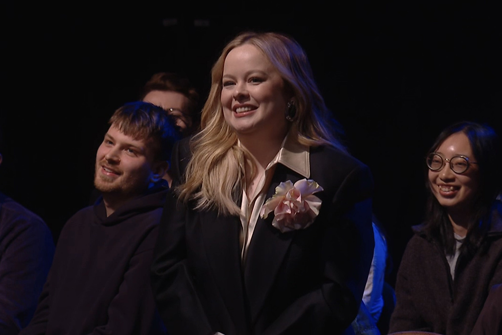 Tina Fey'in SNL UK Sunuculuğu ve Ünlü İsimlerden Şaka Dolu Tepkiler 3 Tina Fey