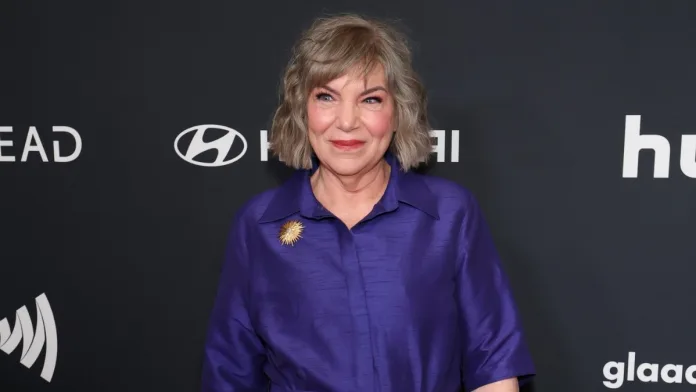 Mindy Cohn kanserle mücadelesi