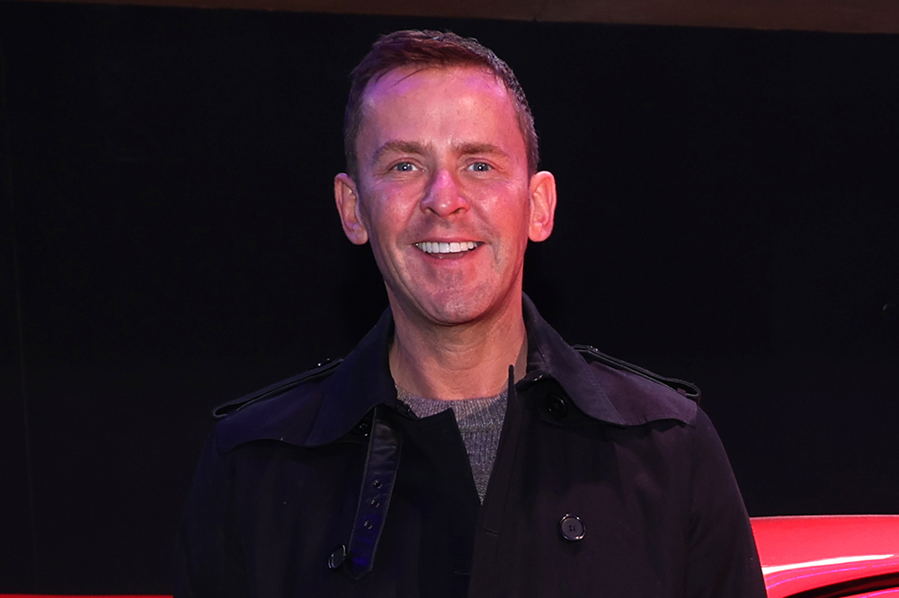 Scott Mills kovuldu