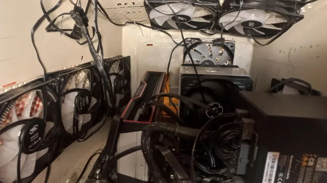 CRT monitör