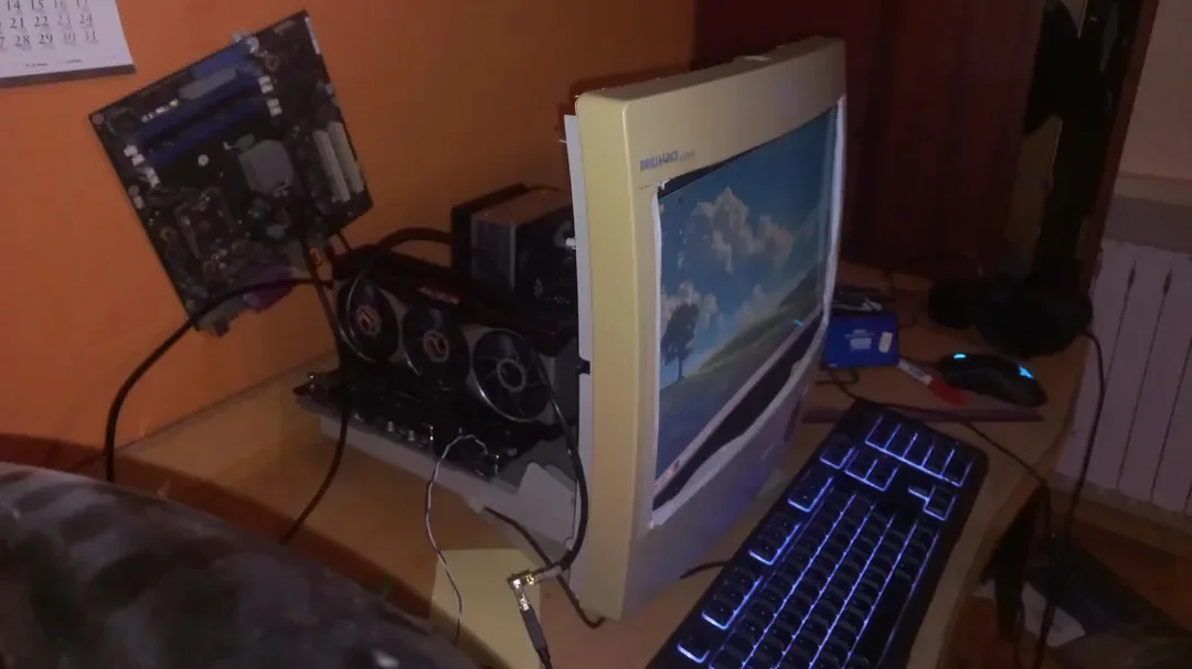 CRT monitör