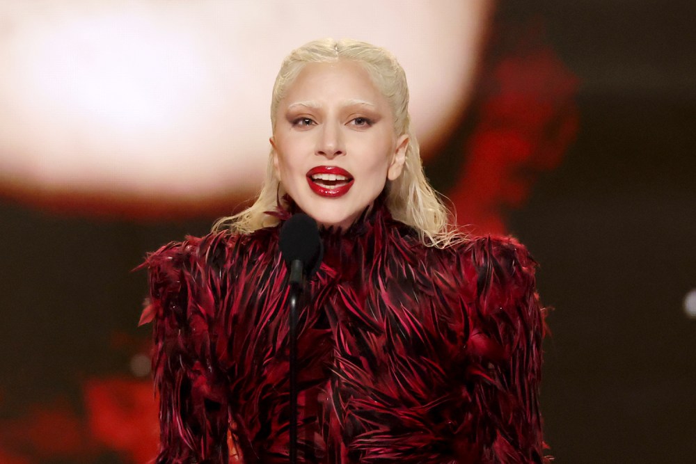Lady Gaga Şeytan Prada Giyer 2