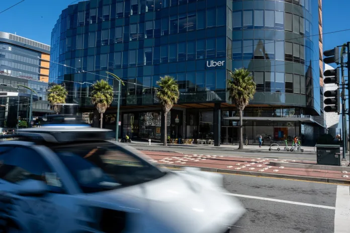 Uber sürücüsüz araç